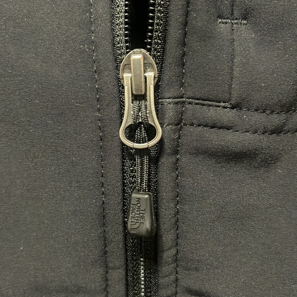 EUC North Face Women’s Soft-shell jacket - Picture 10 of 12